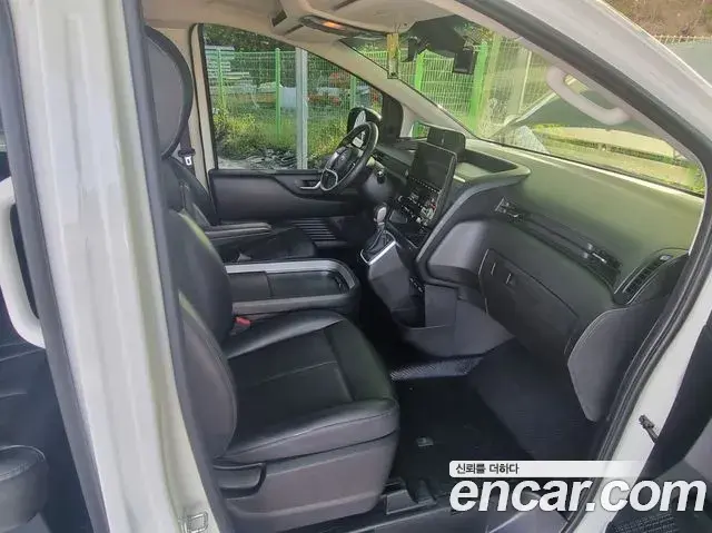 Hyundai Staria 2021 — Photo 18/20