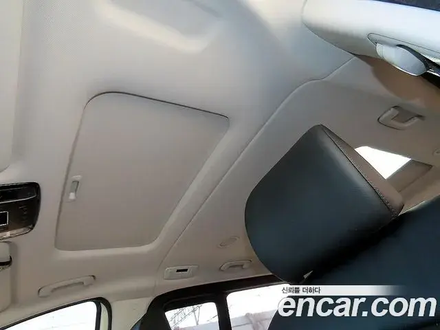 Hyundai Staria 2023 — Фото 11/18