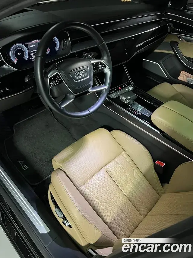 Audi A8 2020 — ფოტო 17/20