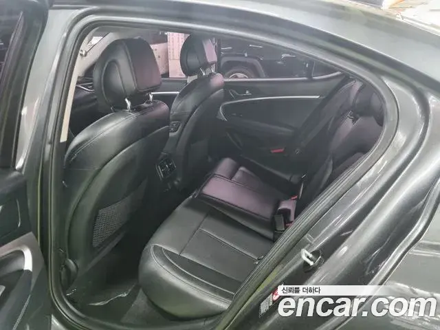 Genesis G70 2018 — Photo 6/20