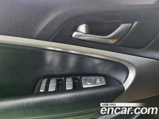 Genesis G70 2018 — Photo 11/20