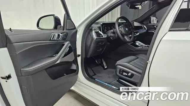 BMW X6 2025 — ფოტო 26/32