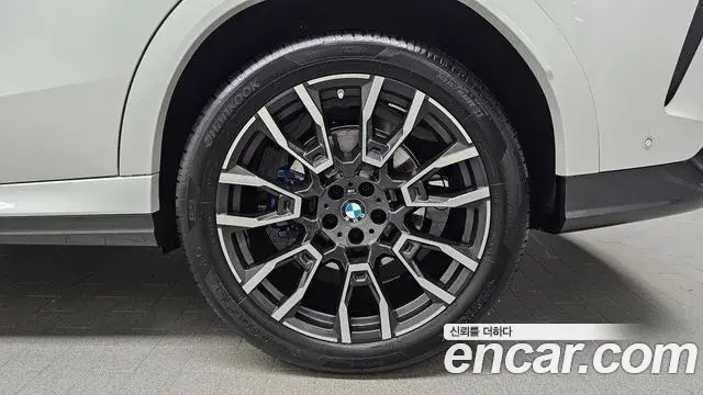 BMW X6 2025 — ფოტო 16/32