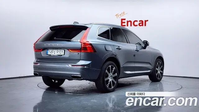 Volvo XC60 2021 — Фото 2/20