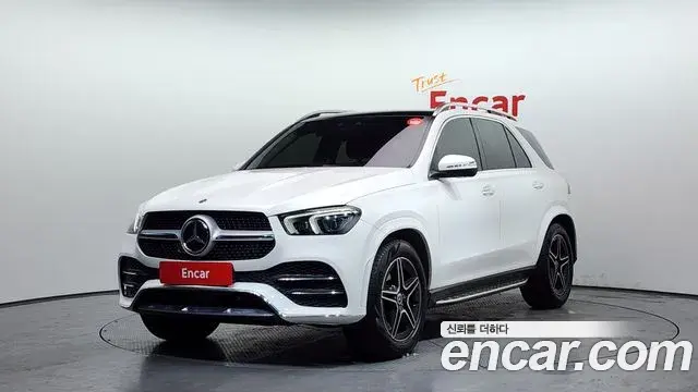 Mercedes-Benz GLE-Class 2021 — Photo 12/20