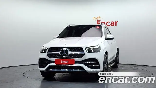 Mercedes-Benz GLE-Class 2021 — Photo 18/20