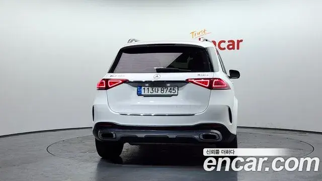 Mercedes-Benz GLE-Class 2021 — Photo 17/20