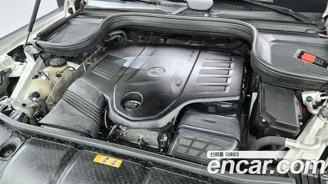 Mercedes-Benz GLE-Class 2021 — Photo 13/20