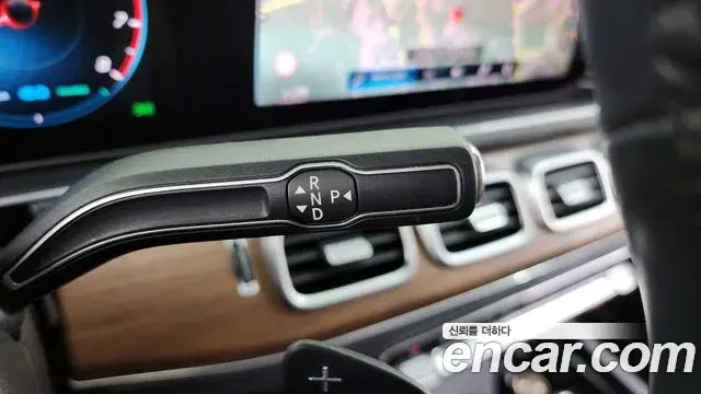 Mercedes-Benz GLE-Class 2021 — Photo 20/20