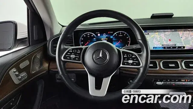 Mercedes-Benz GLE-Class 2021 — Photo 16/20