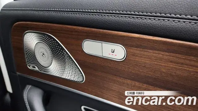 Mercedes-Benz GLE-Class 2021 — Photo 6/20