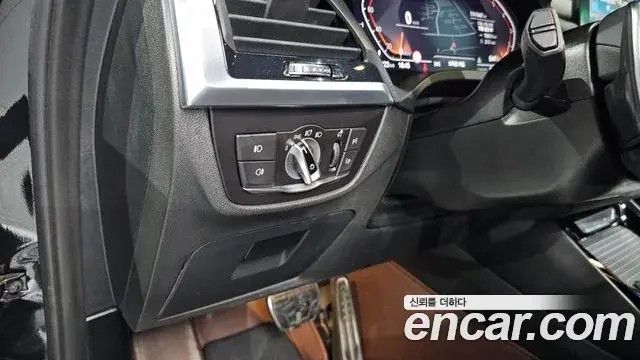 BMW X3 2021 — ფოტო 24/36