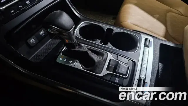 Kia Carnival 2022 — Şəkil 9/20