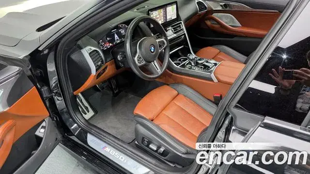BMW 8 Series 2024 — Photo 23/32