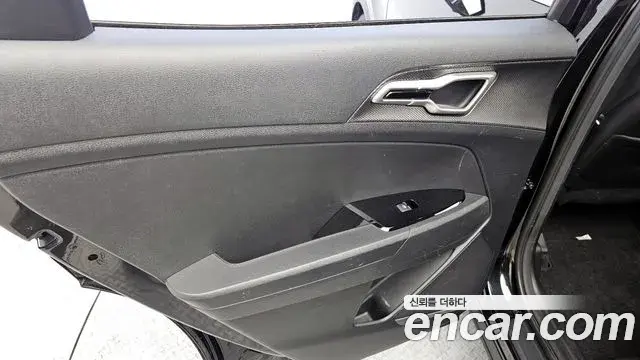 Kia Sportage 2023 — Şəkil 28/37