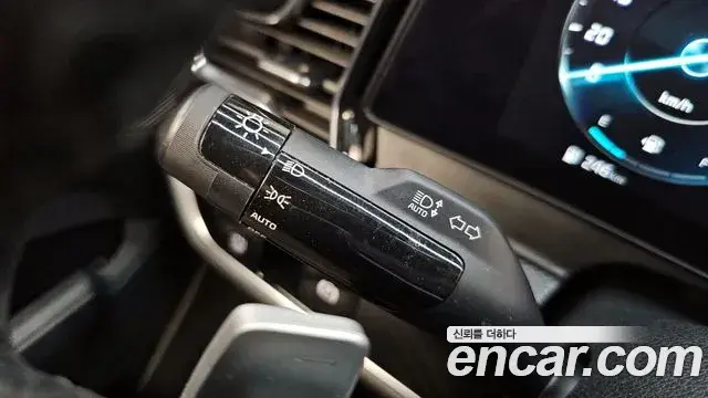 Kia Sportage 2023 — Şəkil 8/37