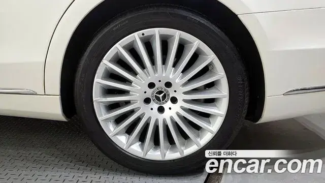 Mercedes-Benz S-Class 2019 — Photo 4/30