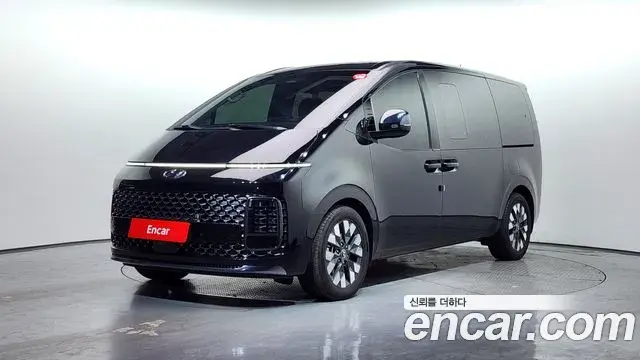 Hyundai Staria 2021 — Фото 1/20