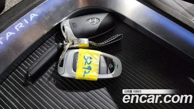 Hyundai Staria 2021 — Фото 15/20