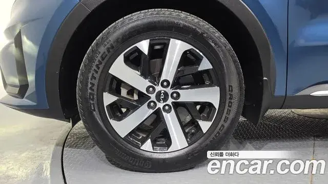 Kia Sorento 2022 — Фото 5/20