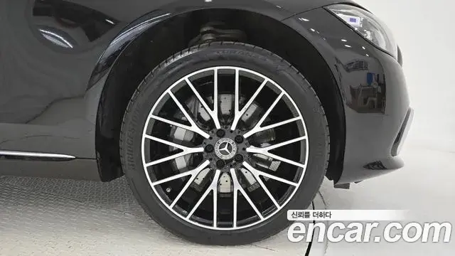 Mercedes-Benz S-Class 2025 — Фото 4/17