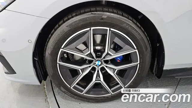 BMW 5 Series 2024 — Photo 10/20