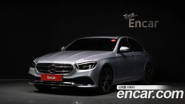 Mercedes-Benz E-Class 2021 — ფოტო 13/20