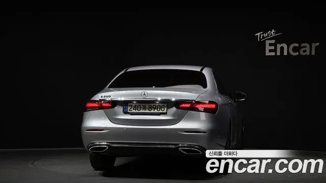 Mercedes-Benz E-Class 2021 — ფოტო 5/20