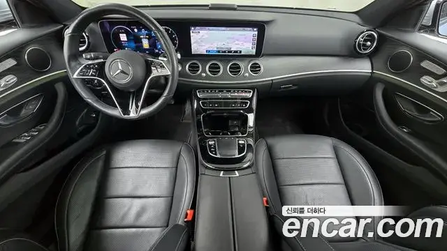 Mercedes-Benz E-Class 2021 — ფოტო 15/20