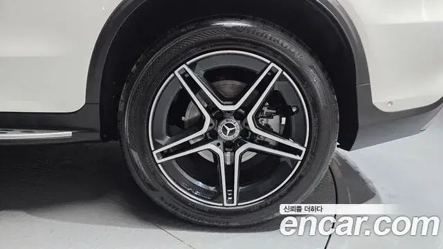 Mercedes-Benz GLC-Class 2022 — Photo 15/33