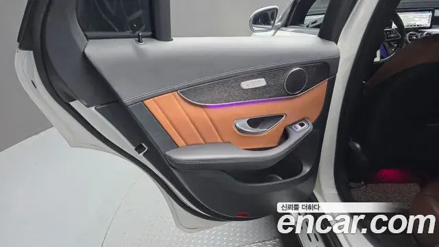 Mercedes-Benz GLC-Class 2022 — Photo 4/33