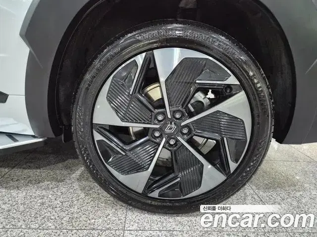 Renault Samsung Grand Koleos 2024 — Photo 12/20