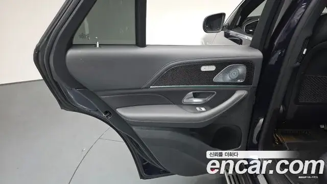 Mercedes-Benz GLE-Class 2021 — ფოტო 16/41