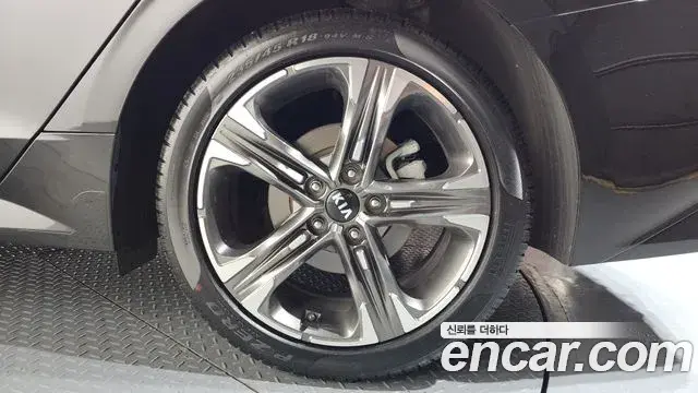 Kia K5 2021 — Şəkil 31/35
