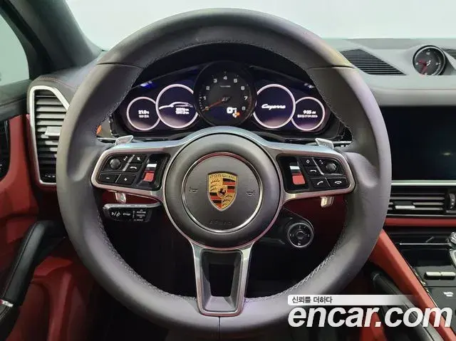 Porsche Cayenne 2023 — Photo 20/20