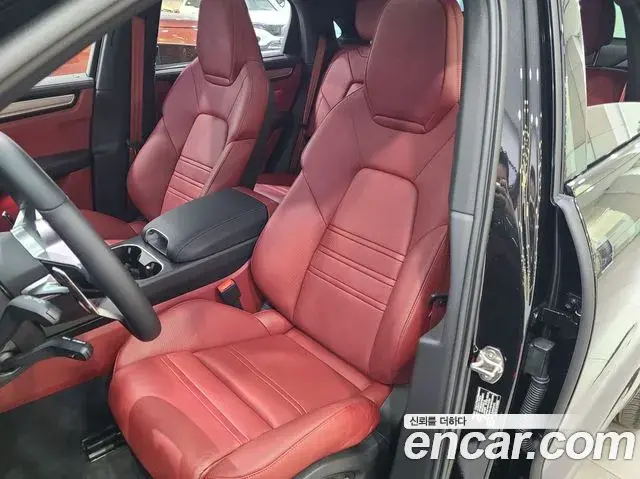 Porsche Cayenne 2023 — Photo 13/20