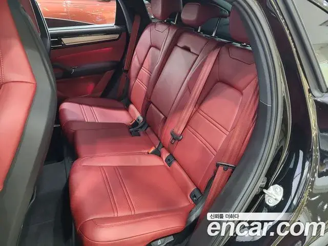 Porsche Cayenne 2023 — Photo 6/20