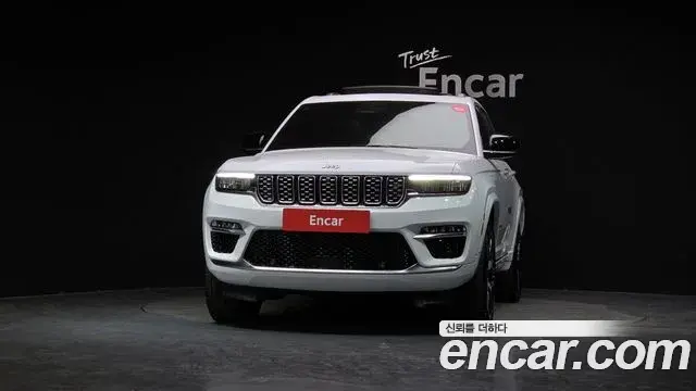 Jeep Grand Cherokee 2023 — Photo 12/32