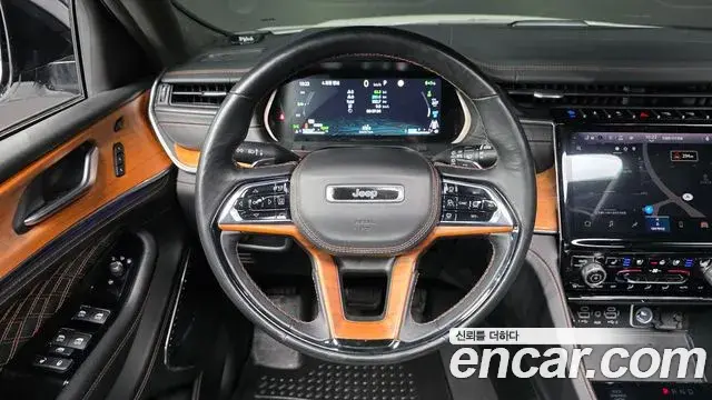 Jeep Grand Cherokee 2023 — Photo 5/32