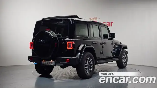 Jeep Wrangler 2022 — Photo 31/36