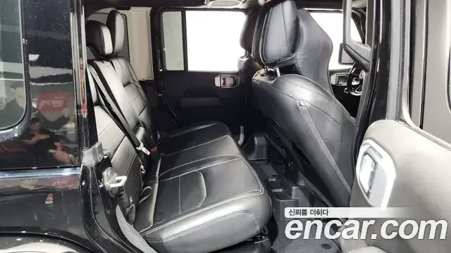 Jeep Wrangler 2022 — Photo 29/36
