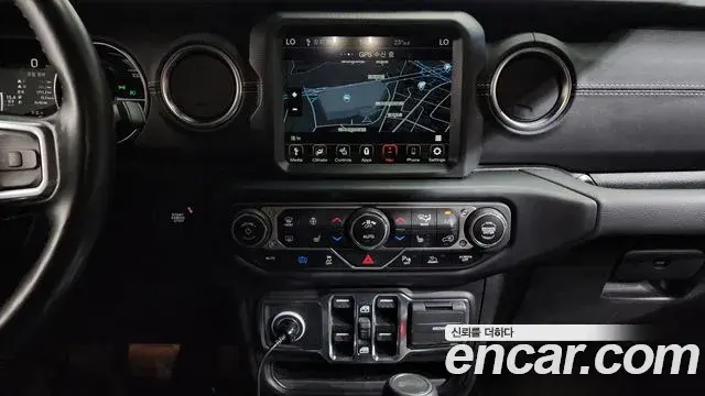 Jeep Wrangler 2022 — Photo 22/36