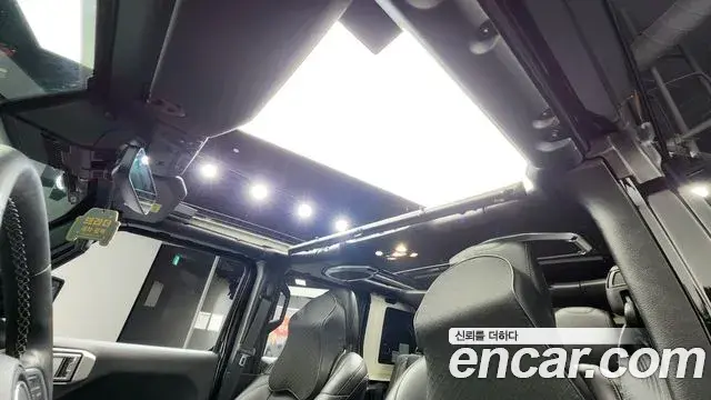 Jeep Wrangler 2022 — Photo 16/36
