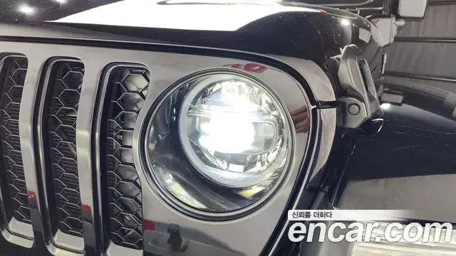Jeep Wrangler 2022 — Photo 10/36