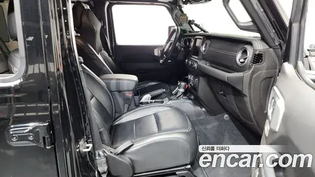 Jeep Wrangler 2022 — Photo 6/36