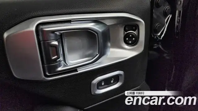 Jeep Wrangler 2022 — Photo 27/36