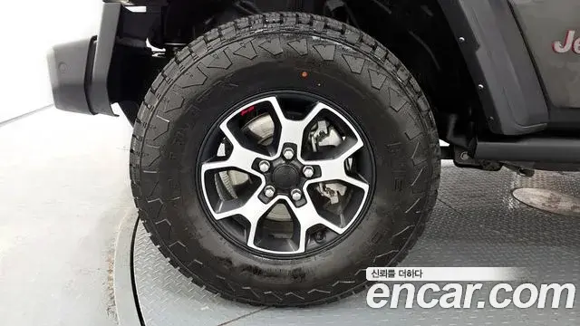Jeep Wrangler 2022 — ფოტო 20/20