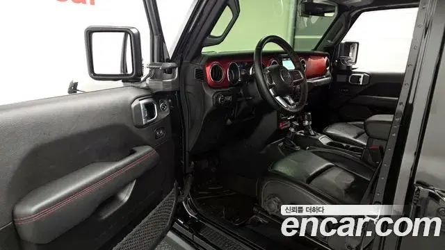 Jeep Wrangler 2022 — ფოტო 2/20