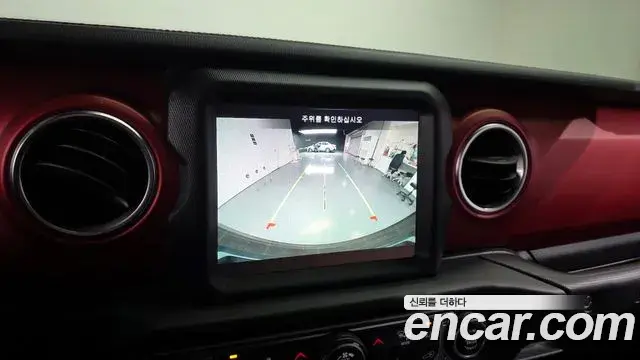 Jeep Wrangler 2022 — ფოტო 12/20