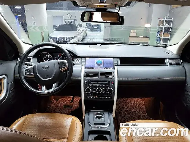 Land Rover Discovery Sport 2019 — ფოტო 14/17
